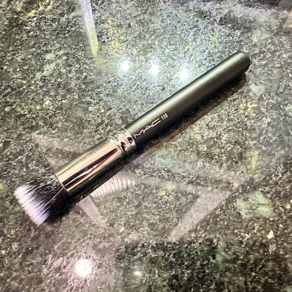 Mac 130 Brush Natural Hair